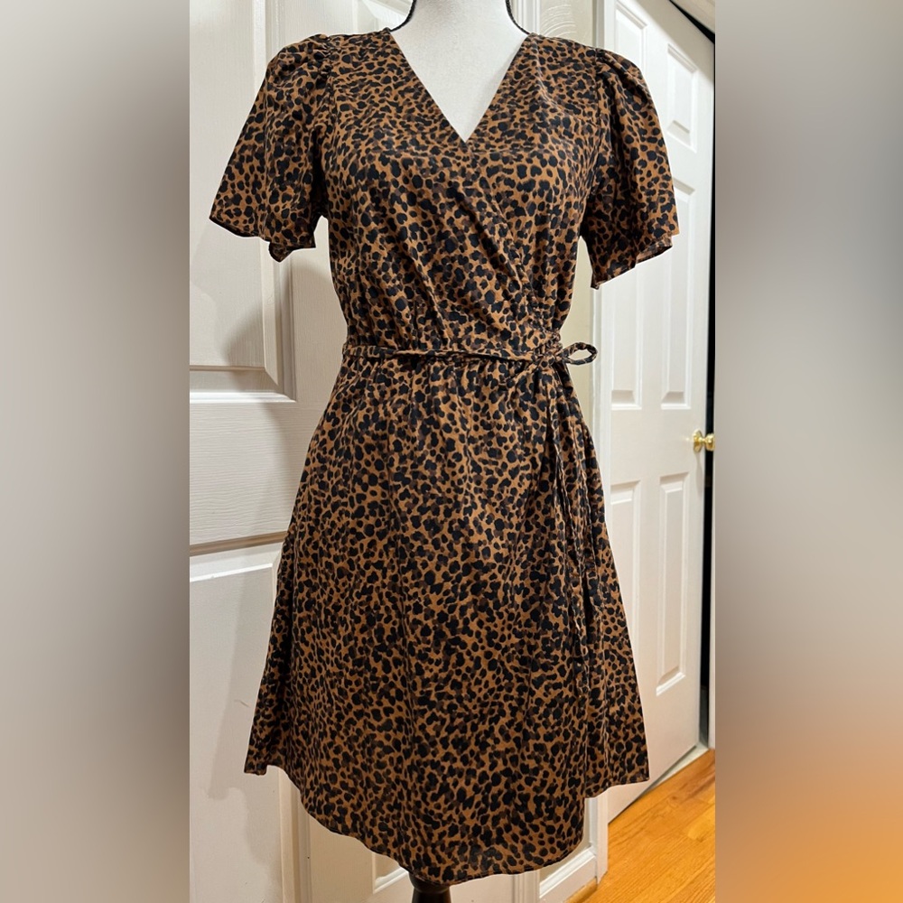 Madewell brown leopard print wrap dress in Medium is above knees, 100% cotton